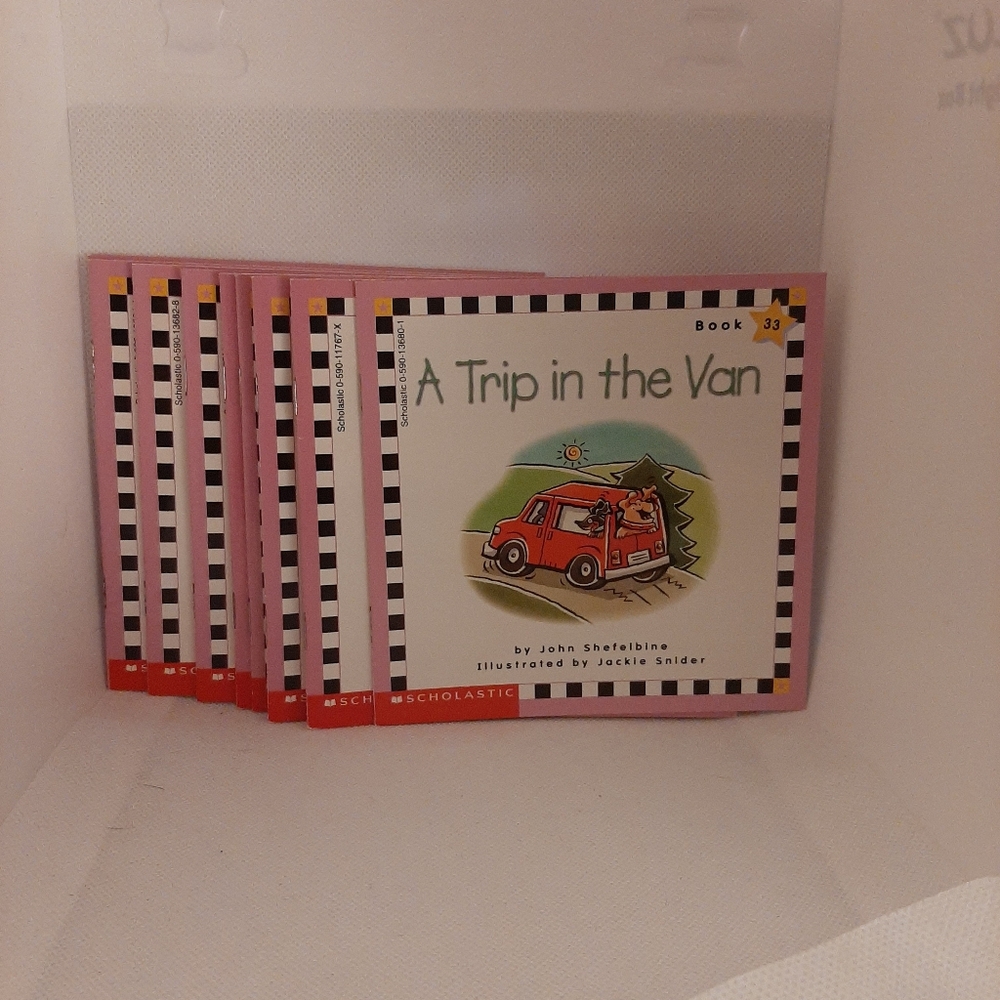 Scholastic 'A Trip in the Van' Book Set - Purple